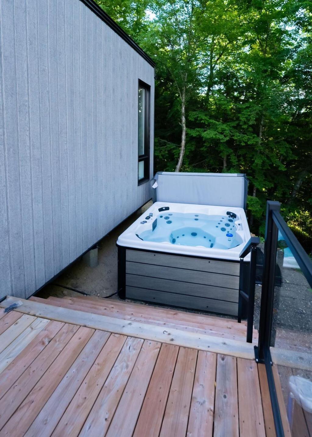 Le Cliff Cabin Farmhouse - Jacuzzi, 10 Min From Tremblant La Conception Exteriör bild